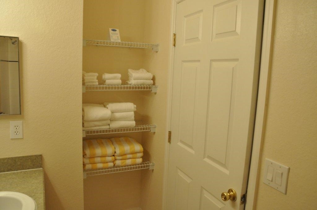 Bath towels and beach towels